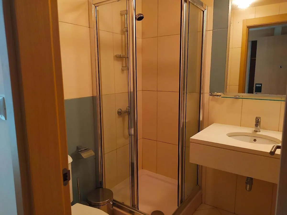 Ah - Vila Verde Private Apartment Santa Maria